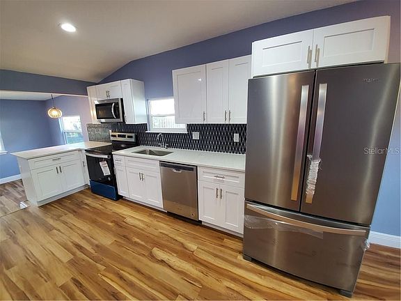 5th image of 1485 4th St