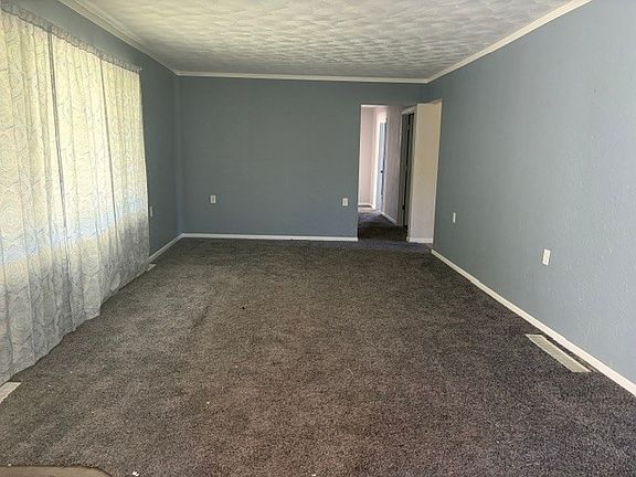 3rd image of 109 Douglas St