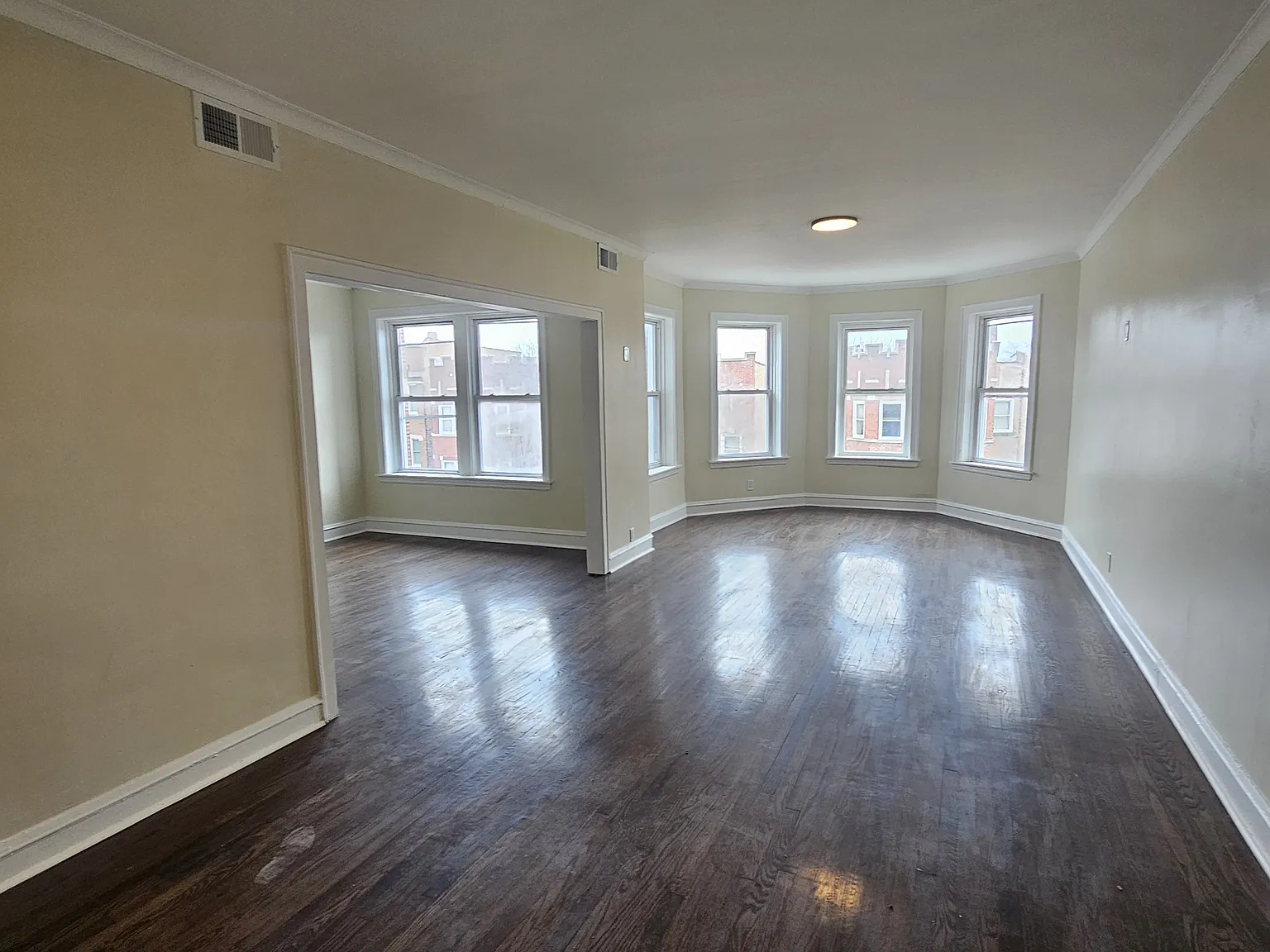 4 bed, 12 sqft, $2,100 — Photo 1