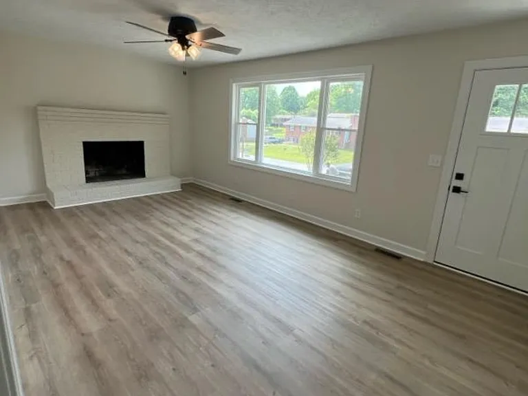 198 Milburn Dr — Photo 16