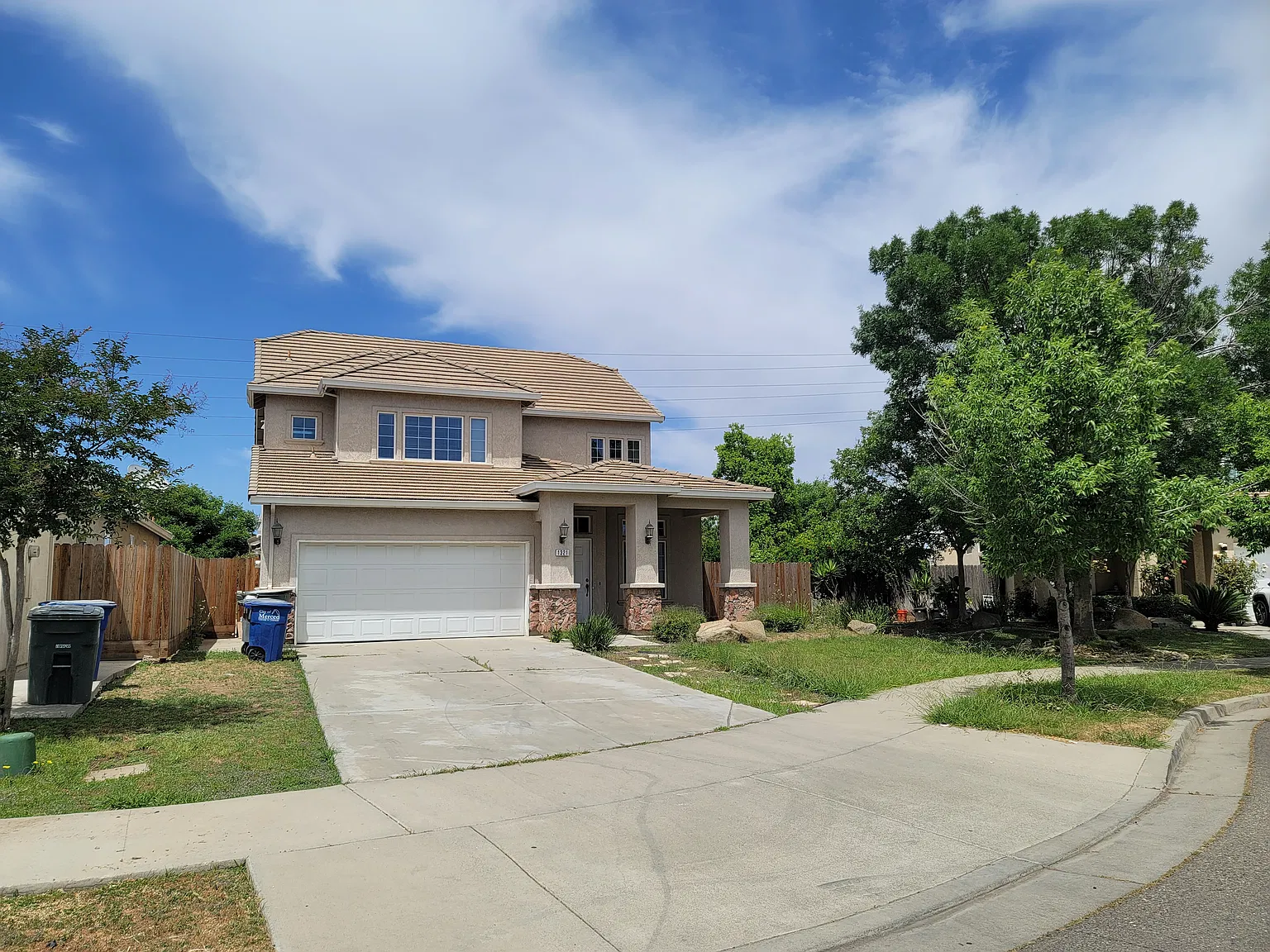4 bed, 2314 sqft, $2,350 — Photo 1