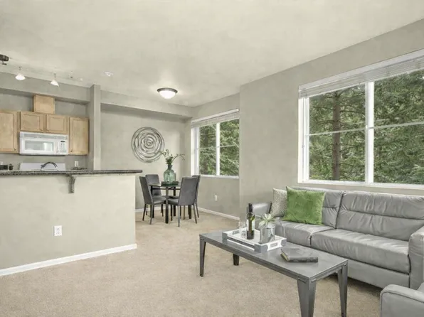 503 225th Ln NE APT F303, Sammamish, WA 98074