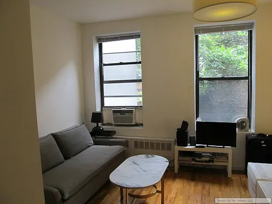 Rented by Realty on the Greene | media 23