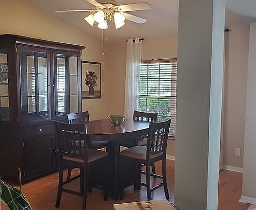 5th image of 953 Coral Springs St