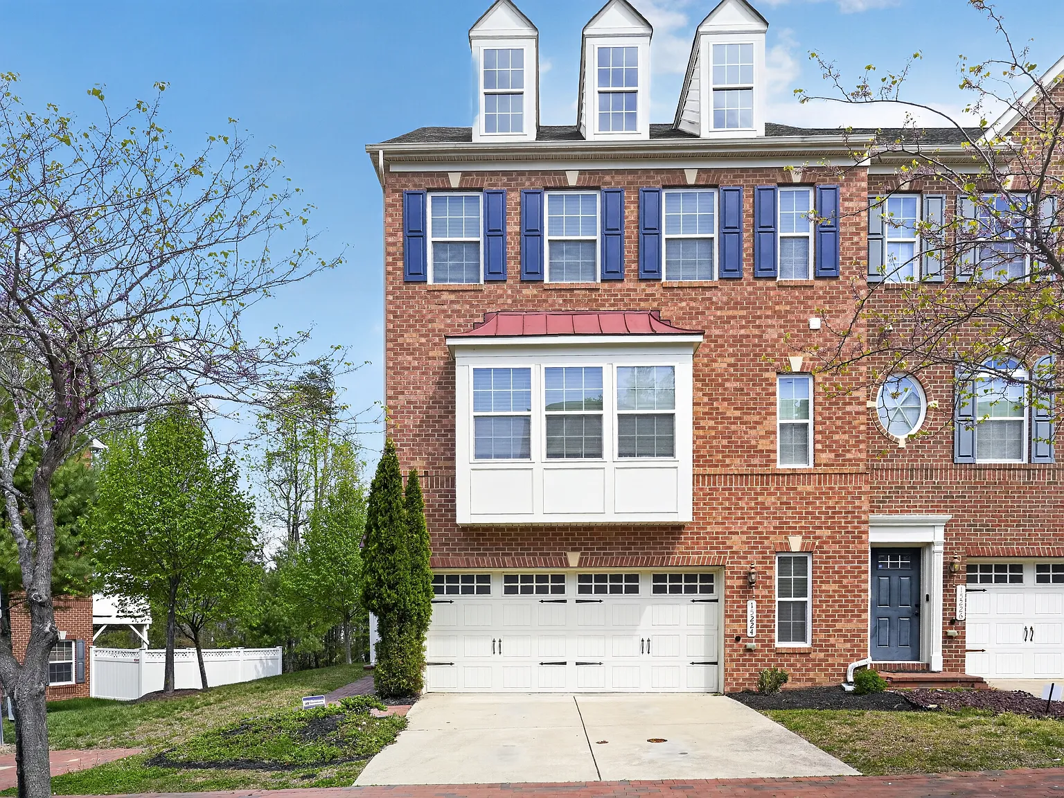 3 bed, 3.5 bath, 2200 sqft, $3,700 — Photo 1