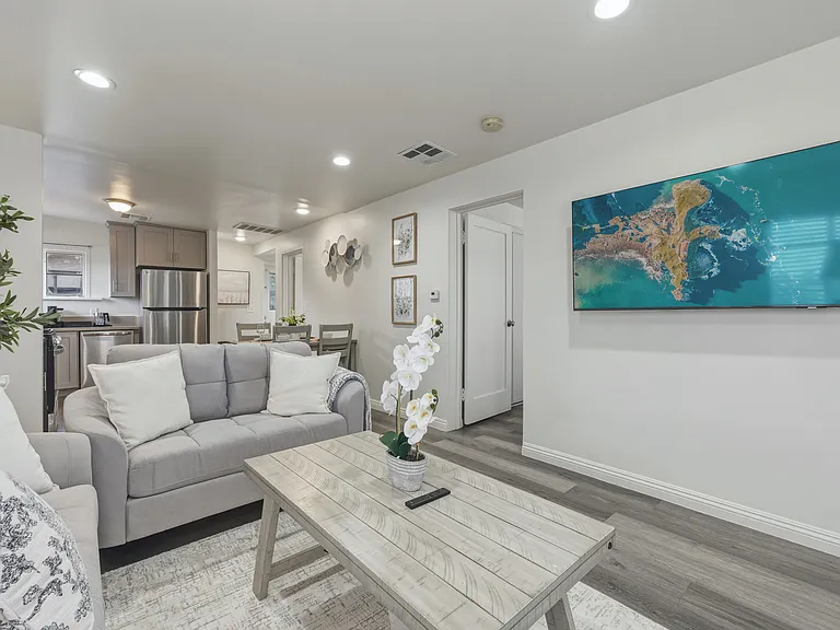424 W Arrow Hwy #424 — Photo 21