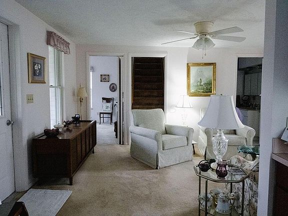 2nd image of 19 Avalon Rd