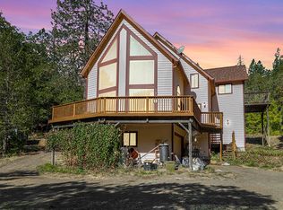 950 Bear Creek Rd, Cave Junction, OR 97523