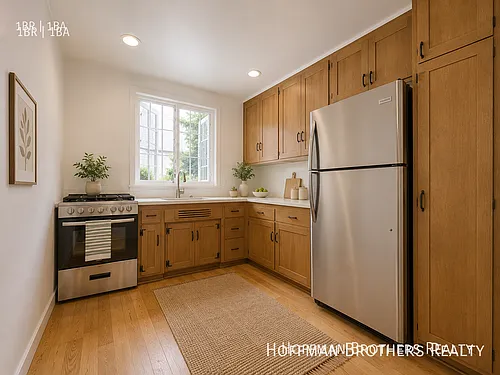 125 N Hamilton Dr #A Photo 1
