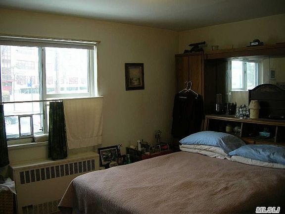 5th image of 22922 Hillside Ave