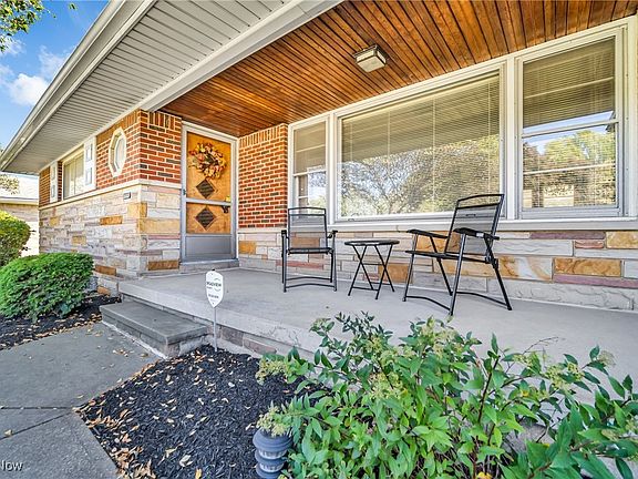 3rd image of 645 Strumbly Dr