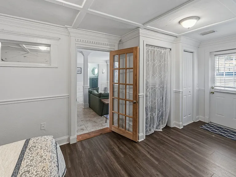 1010 E Victory Dr E #1 — Photo 13