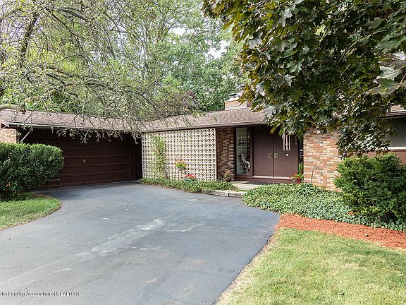 2nd image of 206 Cambridge Dr