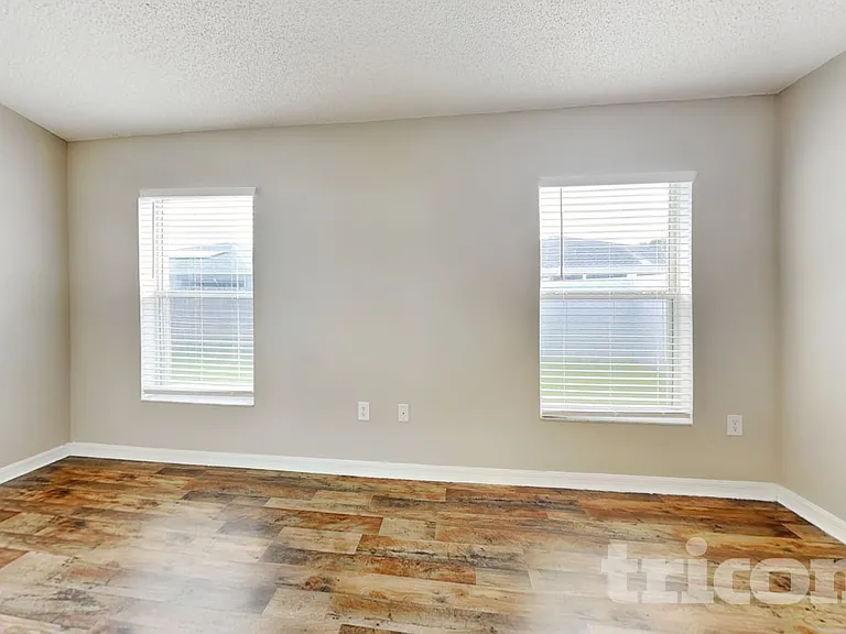 11749 Lynmoor Dr — Photo 7