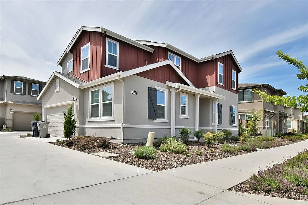 2330 Spitfire Way photo 1