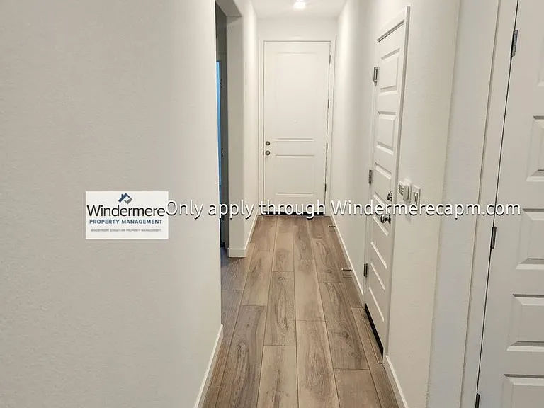 8403 Sinesky Way — Photo 3