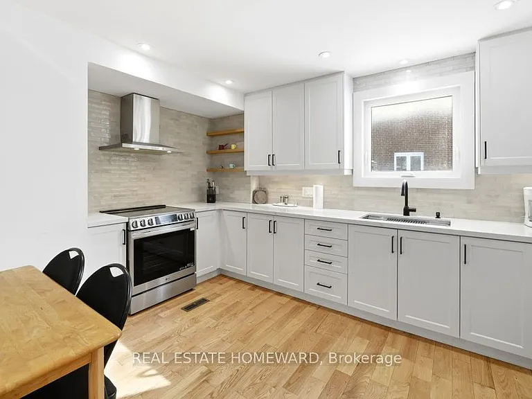 170 Harrison Dr — Photo 3