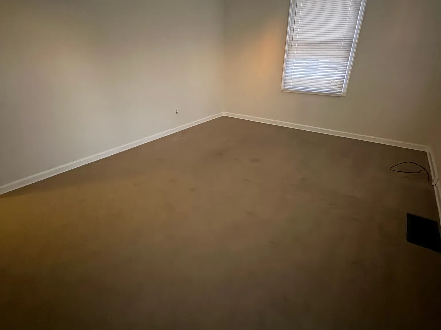 2 bed, 750 sqft, $1,099 — Photo 2