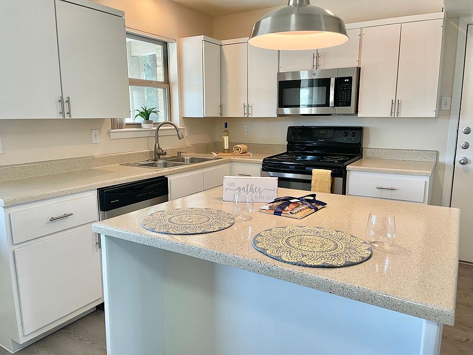 2nd image of 1336 Winding Brook Ln APT 201