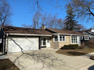 7837 N Boyd Way, Fox Pt, WI 53217