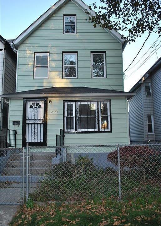 1st image of 223 Franklin Ave