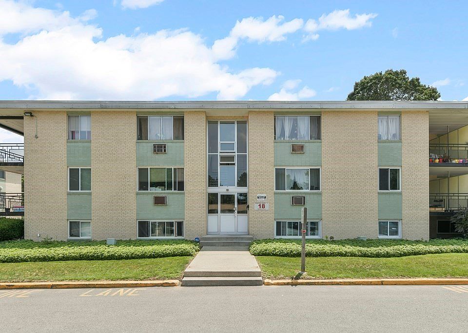 1st image of 18 Nelson Dr APT 1H