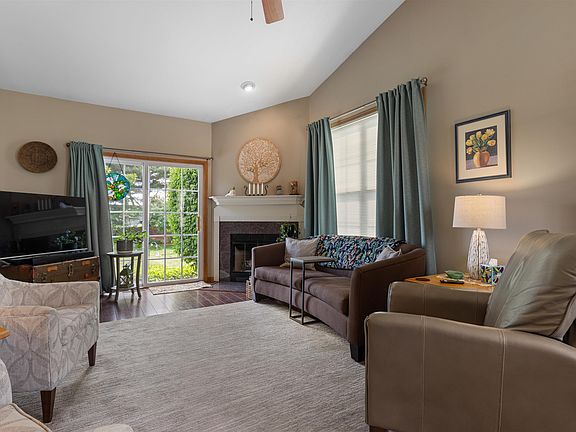 4th image of 437 Prairie Knoll Dr