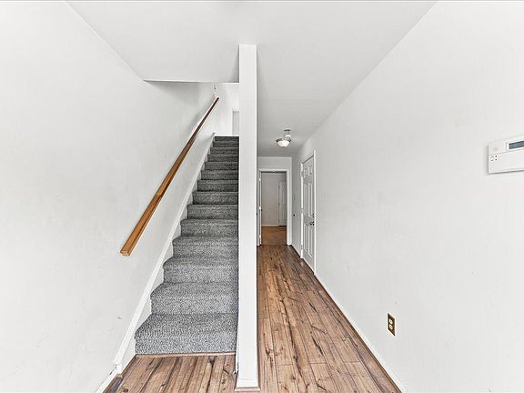 2nd image of 1404 Linden St