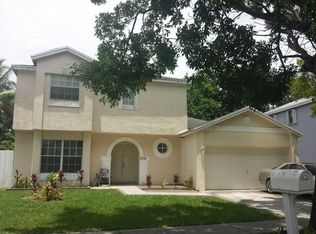 9751 Glacier Dr, Miramar, FL 33025