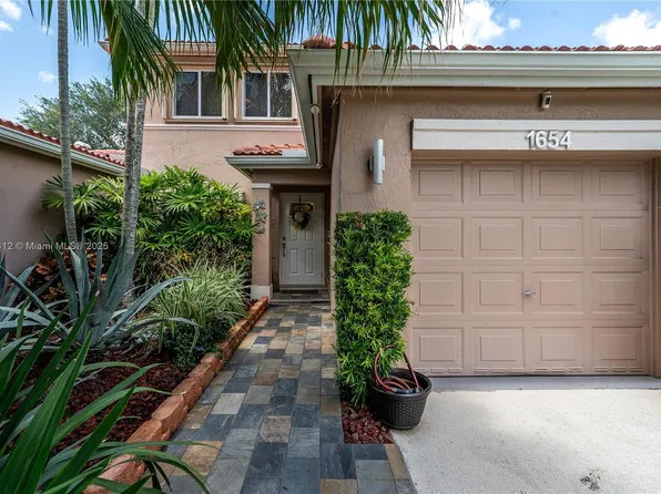 1654 SW 109th Ter, Davie, FL 33324