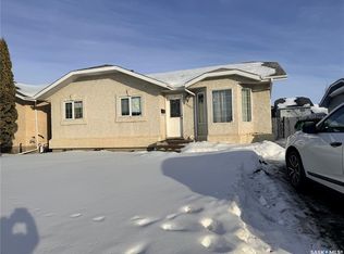 1322 Junor Ave, Saskatoon, SK S7L7K1