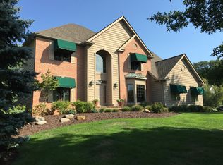 509 S Applecross Rd, Highland Heights, OH 44143