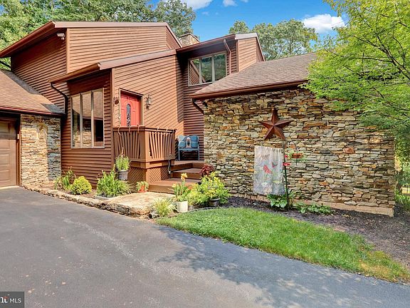 5th image of 814 Holly Ln