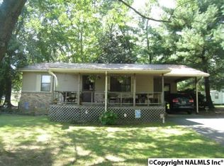 94 2nd St W, Sylvania, AL 35988