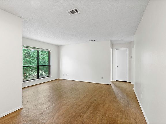 3rd image of 245 Craddock Ave #D