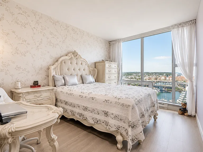 455 Beach Cres #XX — Photo 10