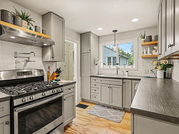 5th image of 170 E 35th St