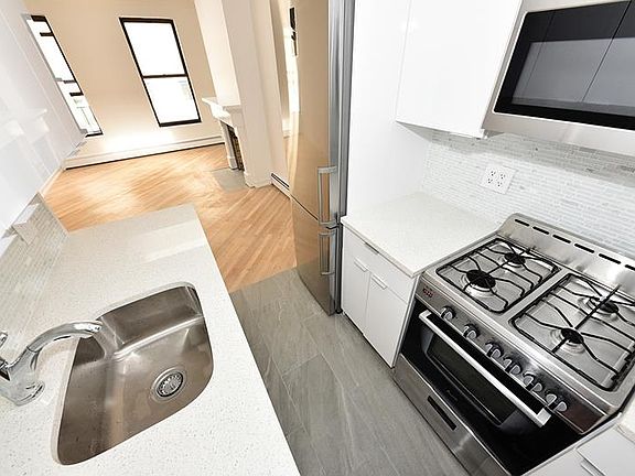 4th image of 1047 2nd Ave APT 4C