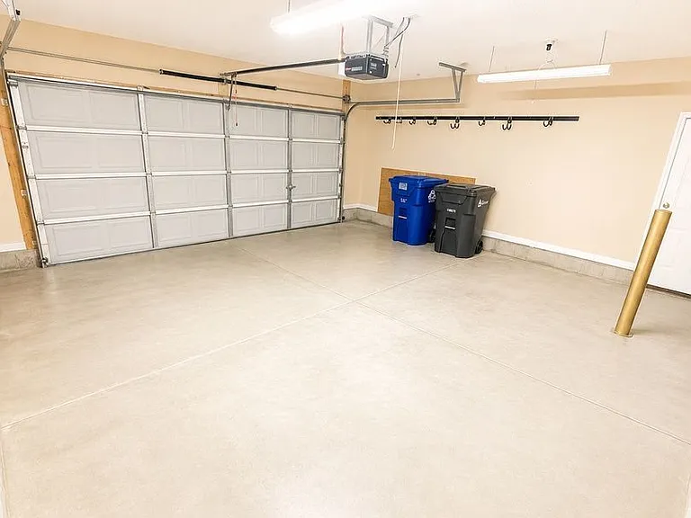 1525 Clarendon Way — Photo 30