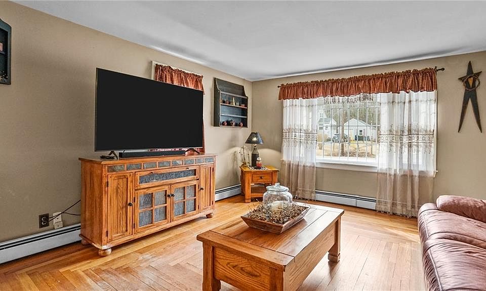 541 Wallum Lake Rd Pascoag, RI, 02859 Apartments for Rent Zillow