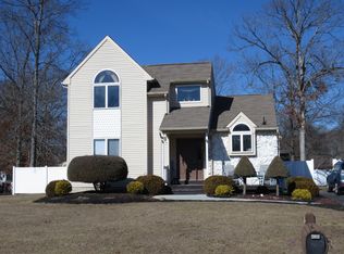 636 Timber Brook Dr, Vineland, NJ 08360