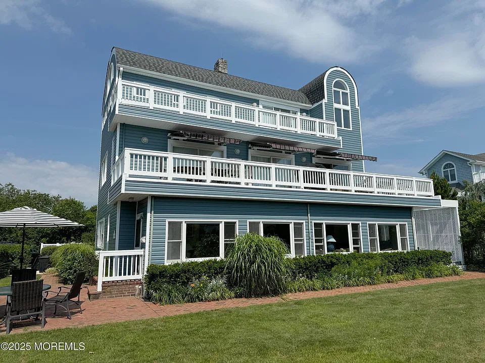 5A Beacon Blvd