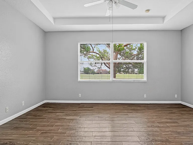 671 NW Stanford Ln — Photo 11