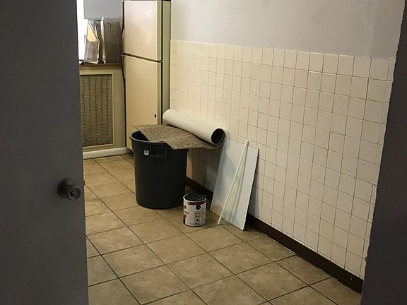 2nd image of 3307 California Ave Floor 2