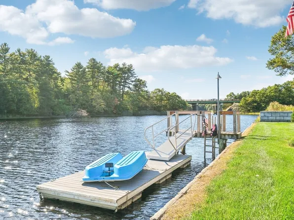 39 Water St, Assonet, MA 02702