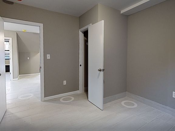 5th image of 30 Shaughnessy Ln Unit 1