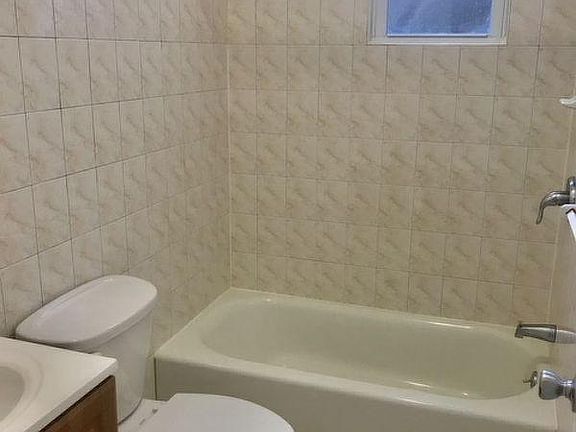 5th image of 1113 Wyckoff Ave APT 1R