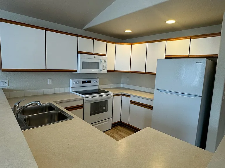 1997 SW Canyon Dr #1997 — Photo 12