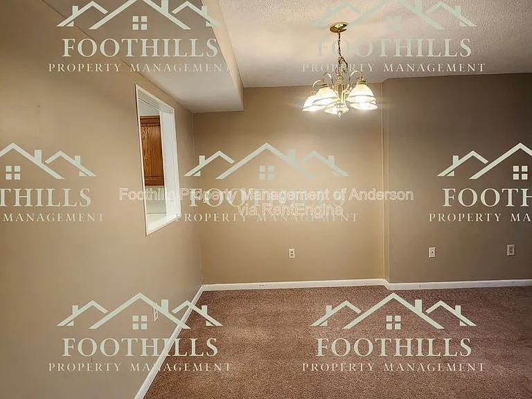 1011 Northlake Dr — Photo 6