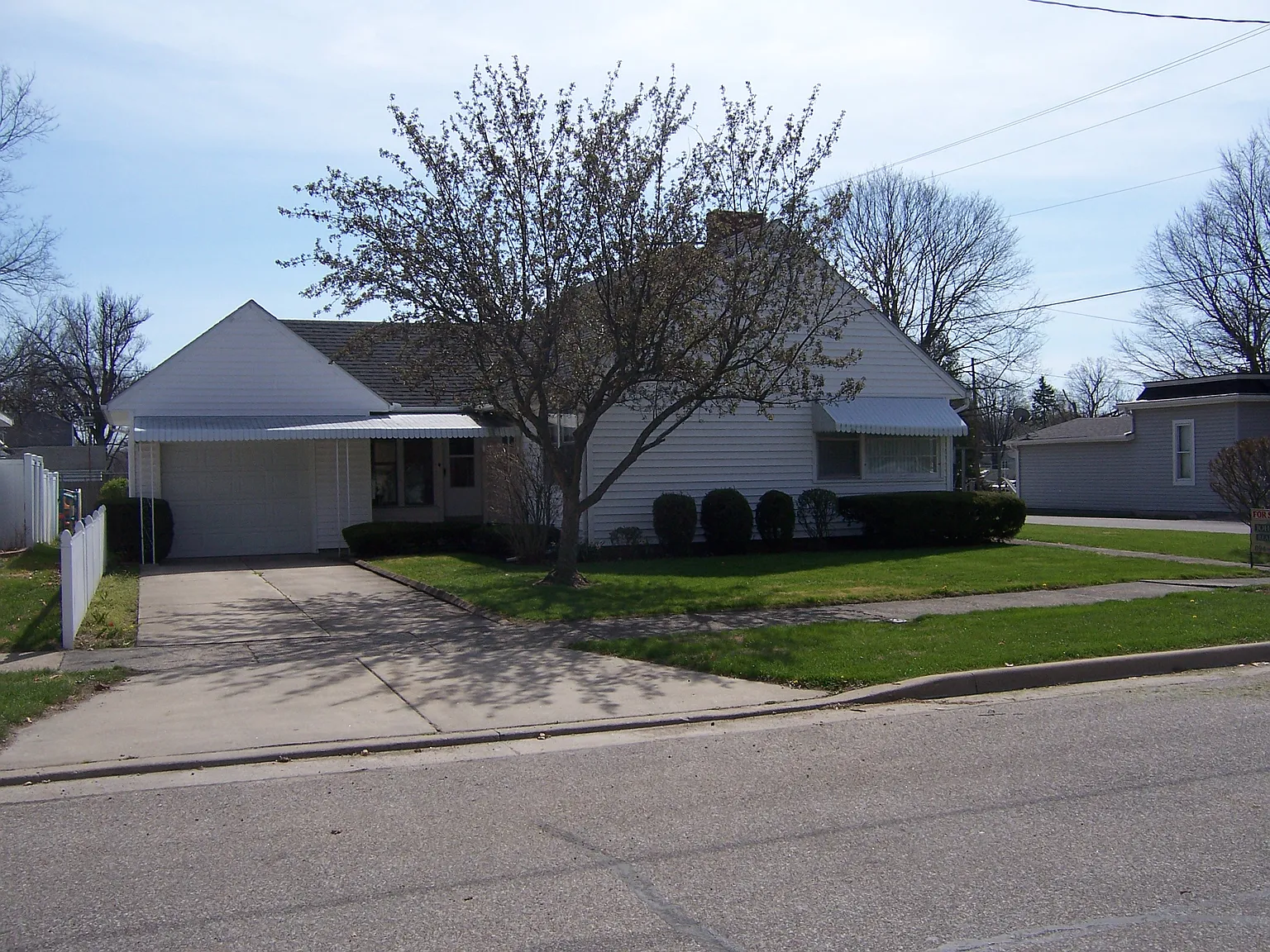 803 S Main St photo 1